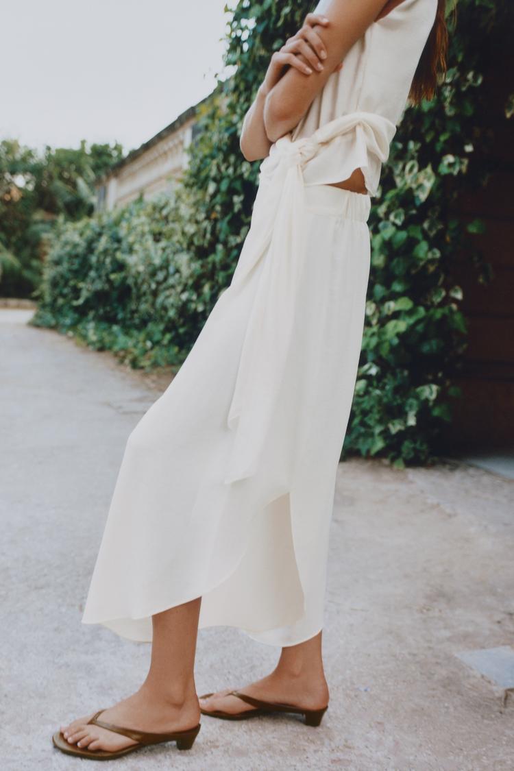 Pantalones fluidos con aberturas 3