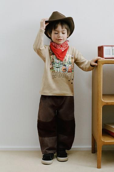 تيشرت مطبوع TOY STORY © DISNEY PIXAR - بني فاتح الخاص بـ Zara