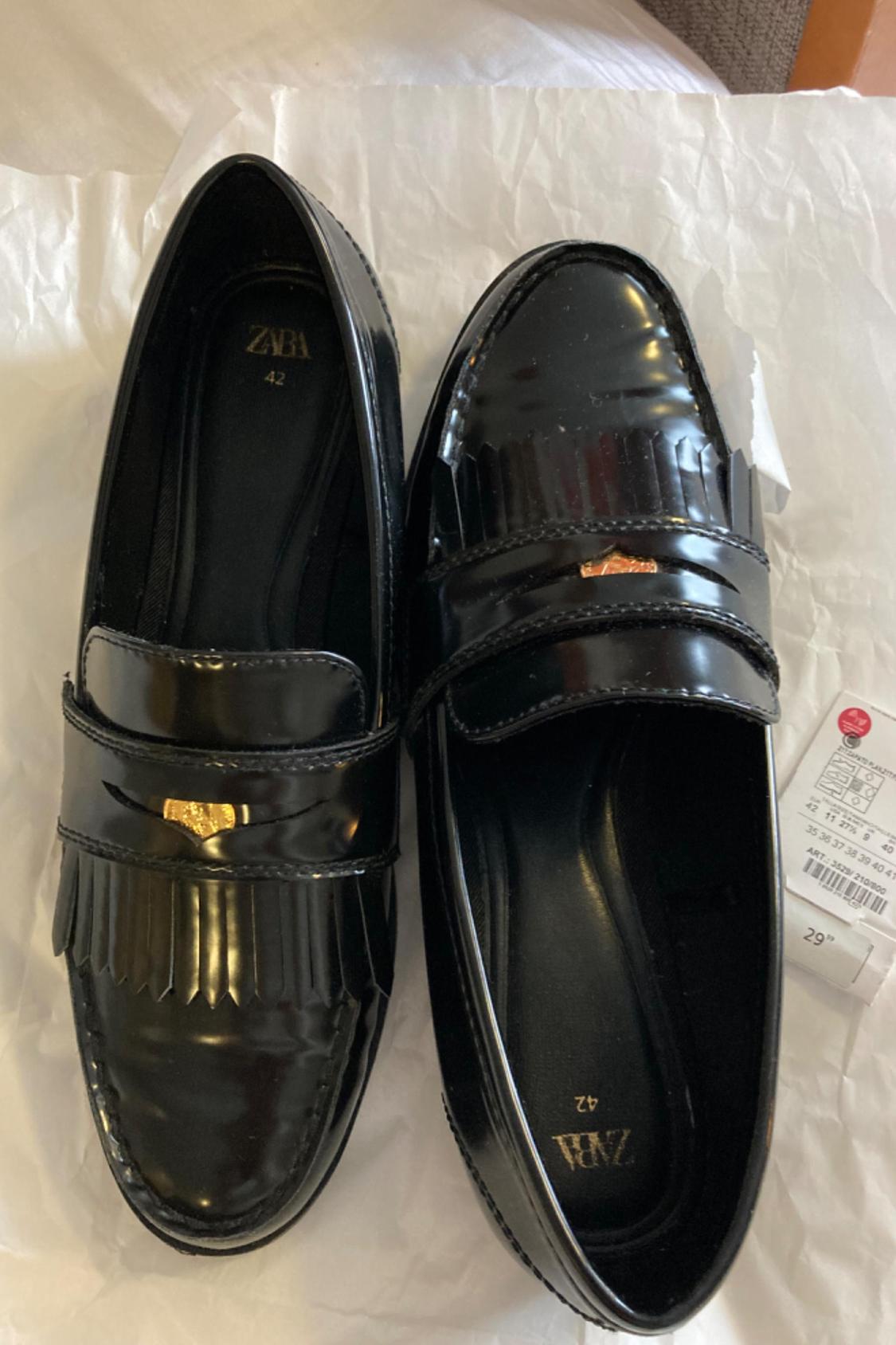 FLAT LOAFERS WITH METAL DETAIL - Image 2