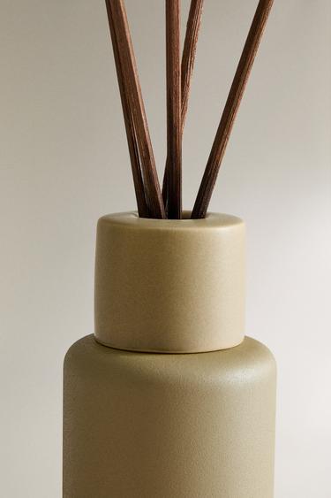 (95 ML) BERGAMOT & SANDALWOOD REED DIFFUSERS - Ecru / Green by Zara - Image 3