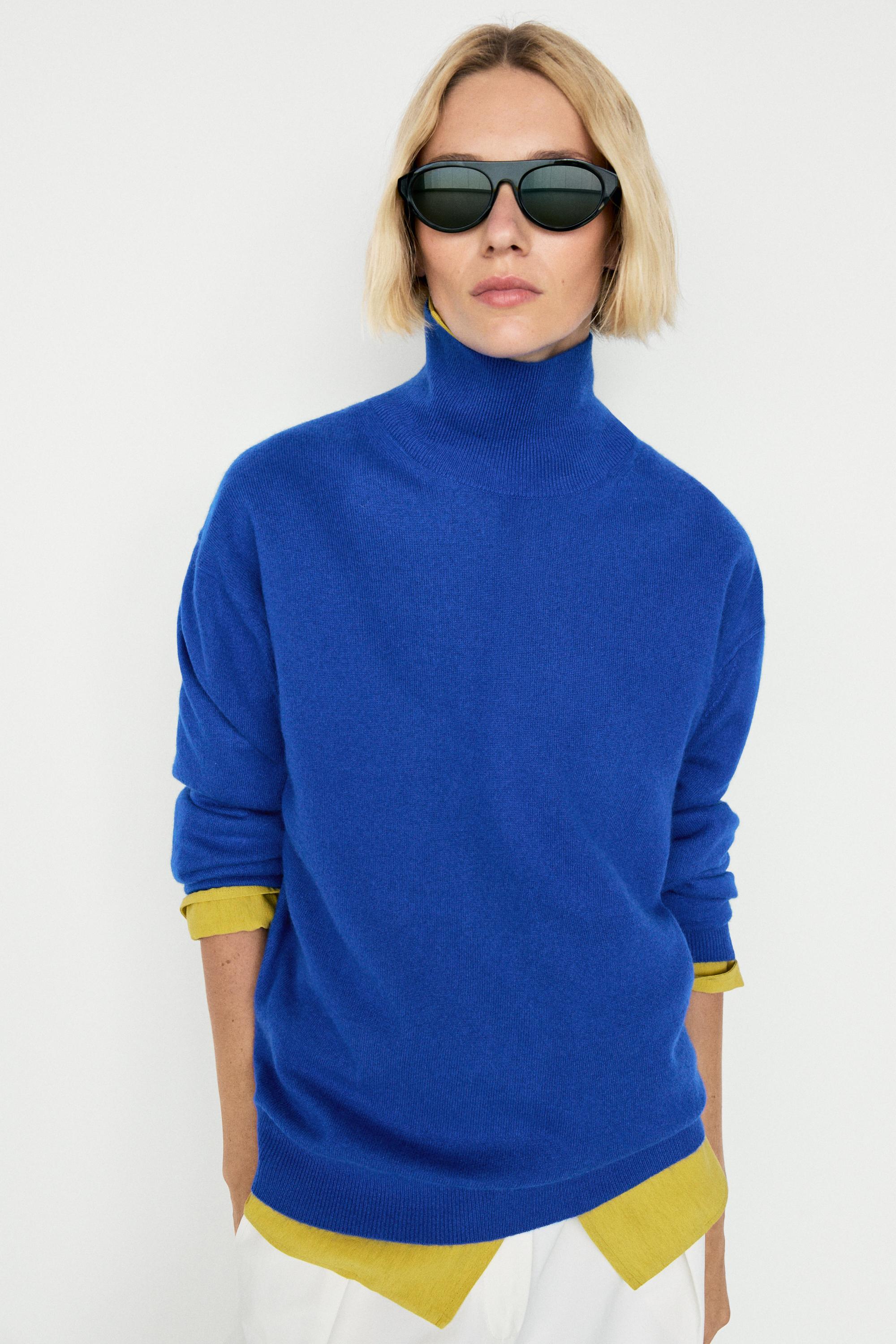 100% cashmere high neck knit sweater — Bluish