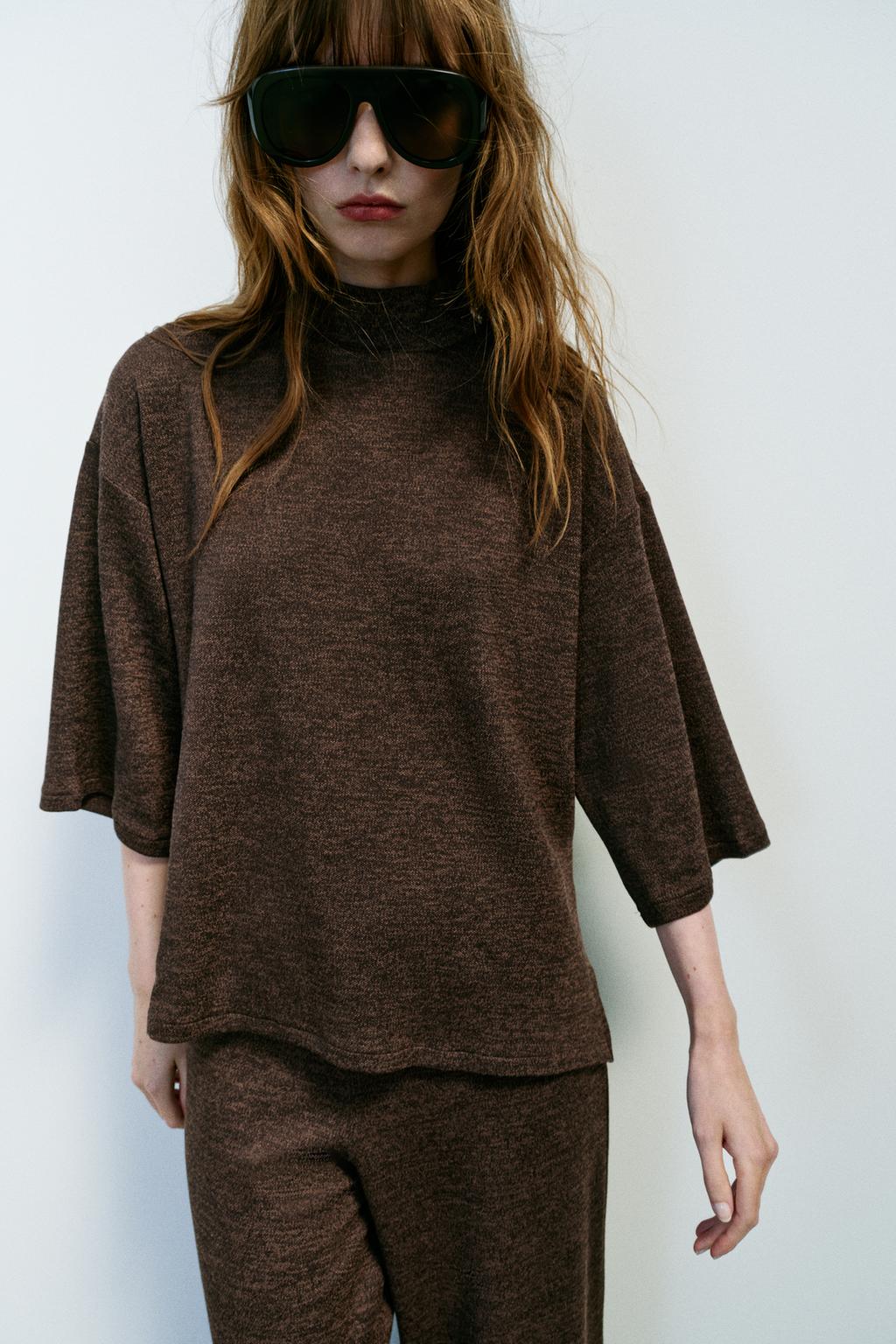 PIQUÉ HIGH NECK T-SHIRT