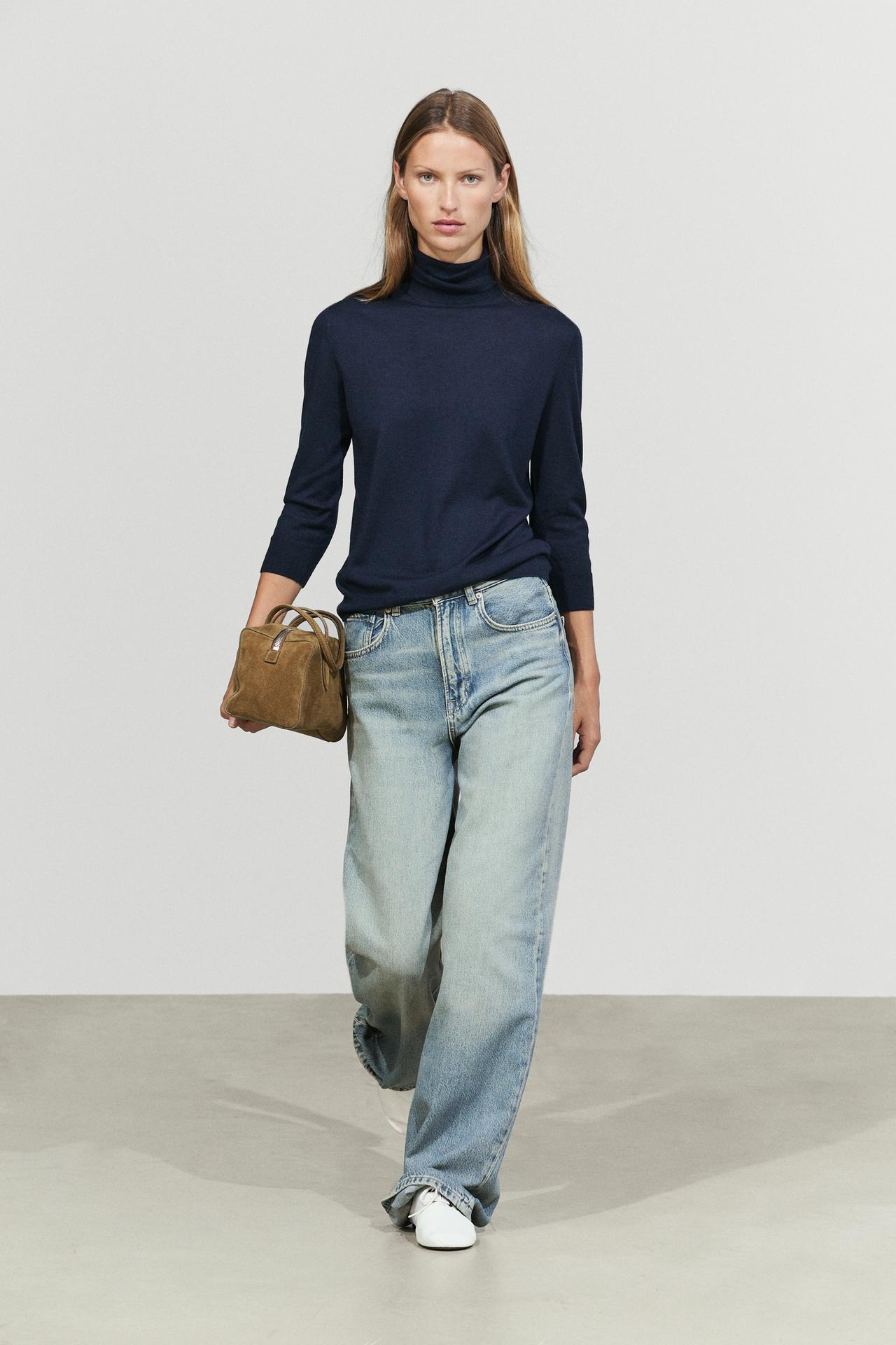 Wool blend turtleneck knit sweater — Navy blue