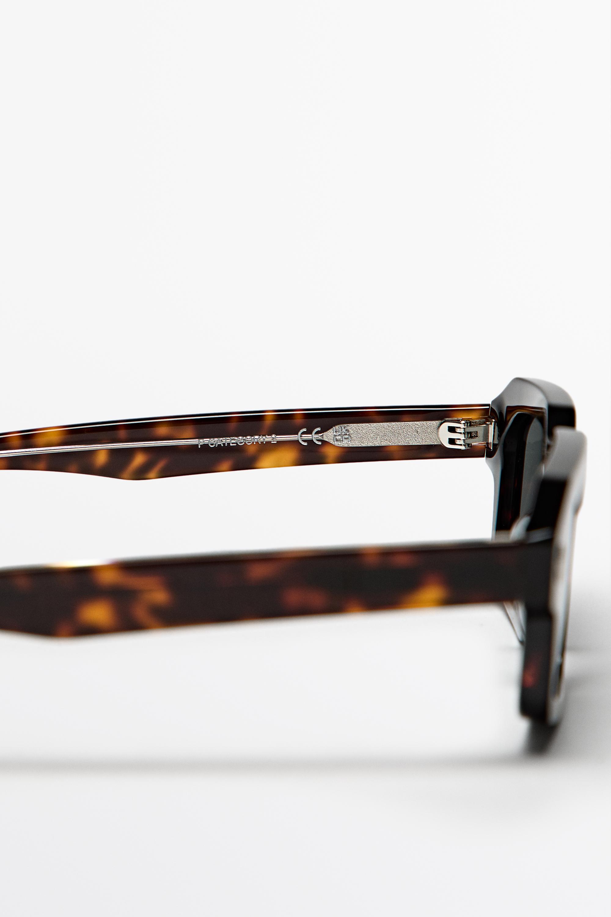 Rectangular sunglasses