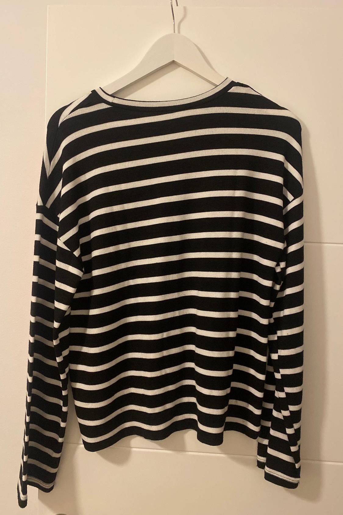 SOFT-TOUCH STRIPED SWEATSHIRT