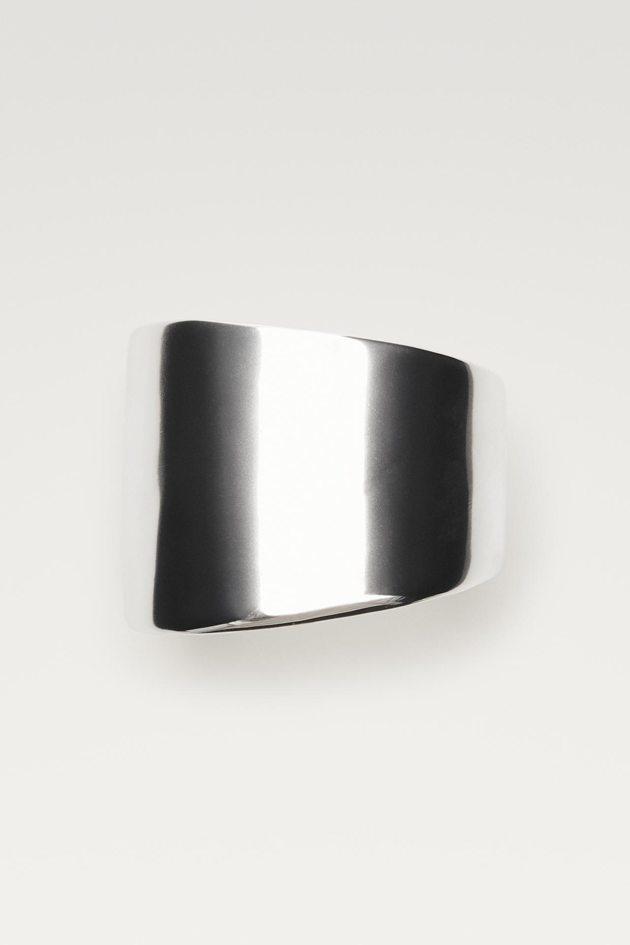 Asymmetric wide bracelet — Silver