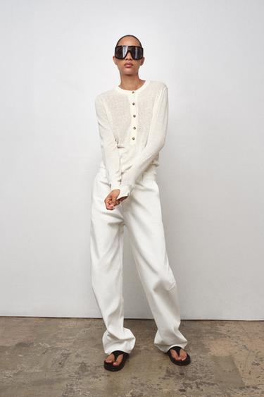 PULL EN MAILLE AVEC BOUTONS - Écru de Zara - Image 4