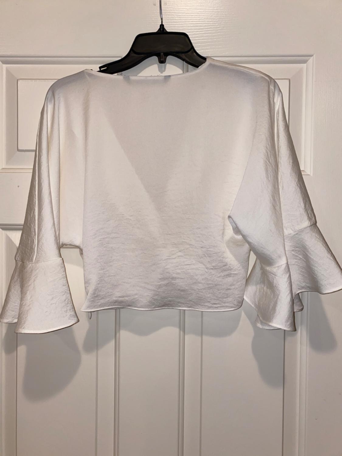 KNOTTED CROP TOP - Image 2