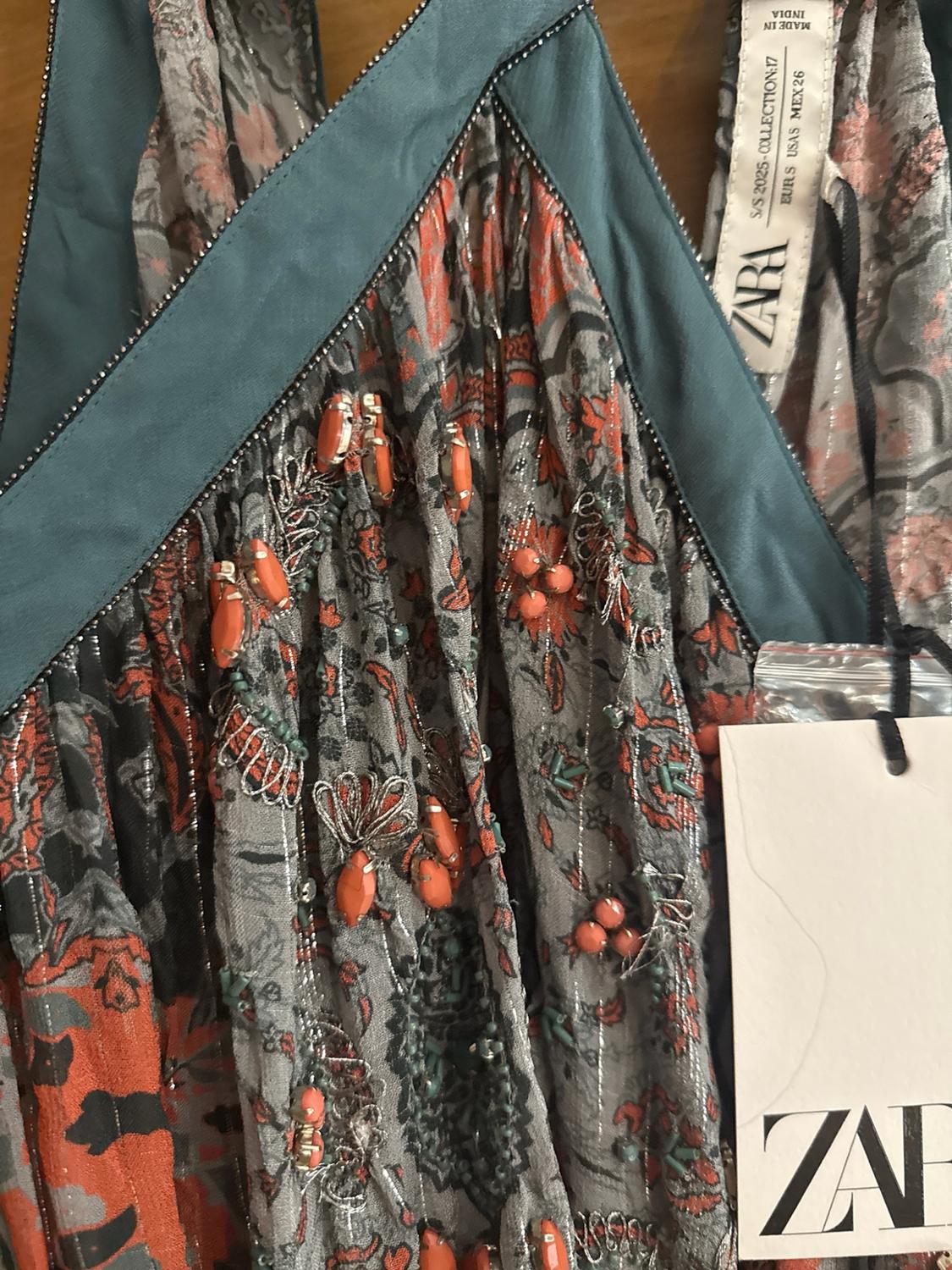 LIMITED EDITION PRINTED HALTER DRESS - Image 5