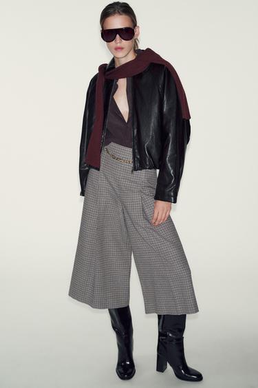 LONG HOUNDSTOOTH BERMUDA SHORTS WITH CHAIN BELT - Ecru / Blue by Zara