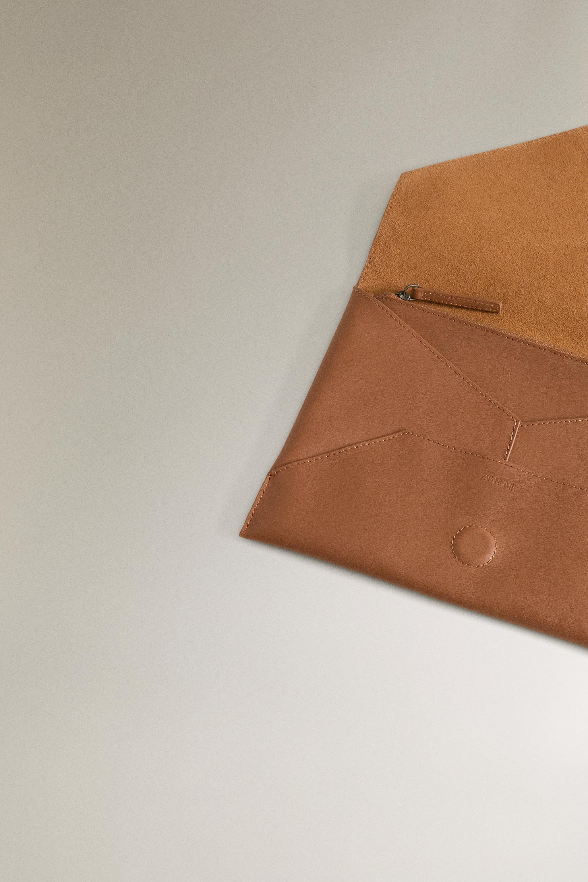 ORGANIZER CLUTCH