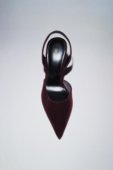 ОБУВКИ С ОТВОРЕНА ПЕТА И ЕФЕКТ КАДИФЕ - Виненочервено от Zara