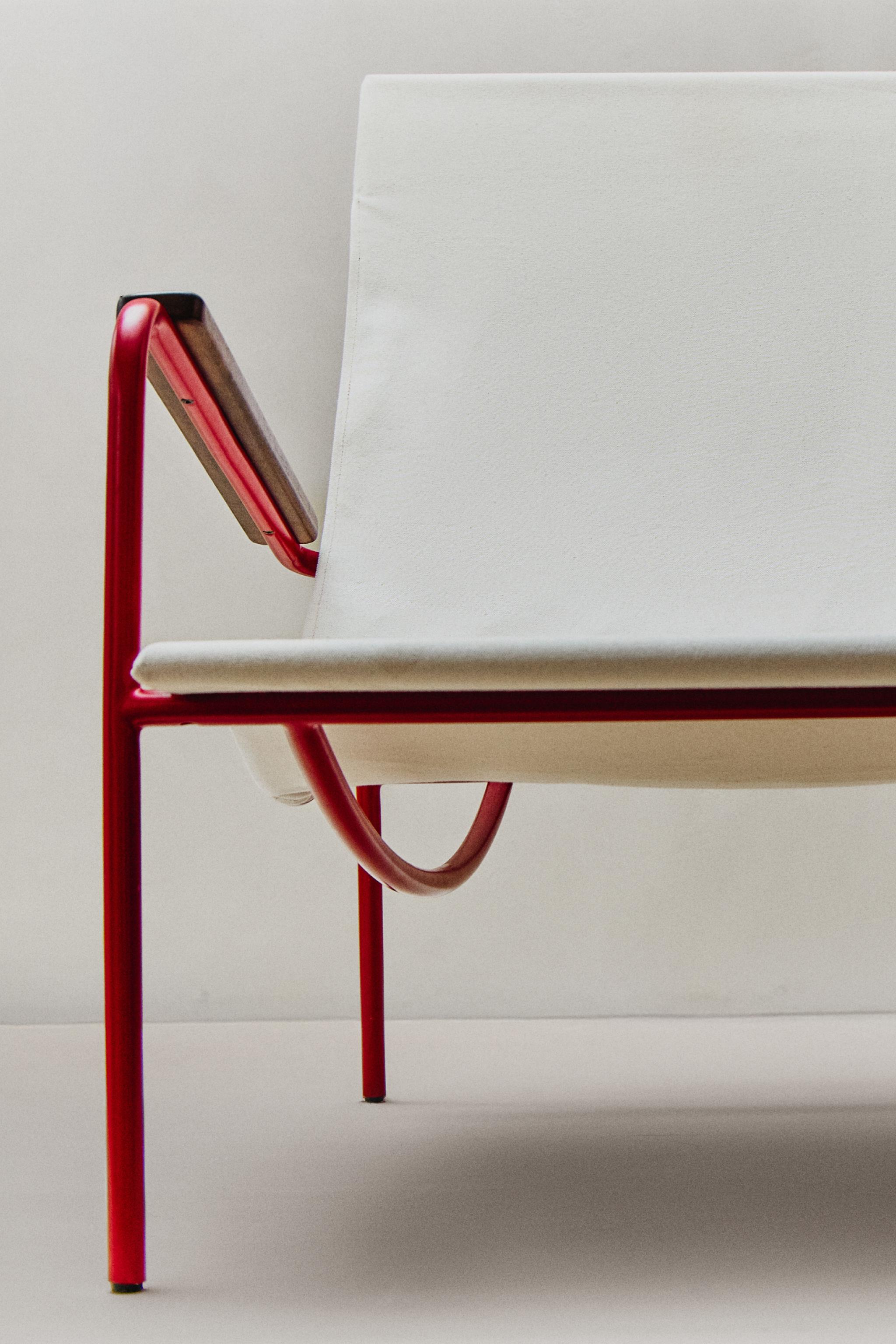 CHAISE STRUCTURE MÉTALLIQUE COULEUR