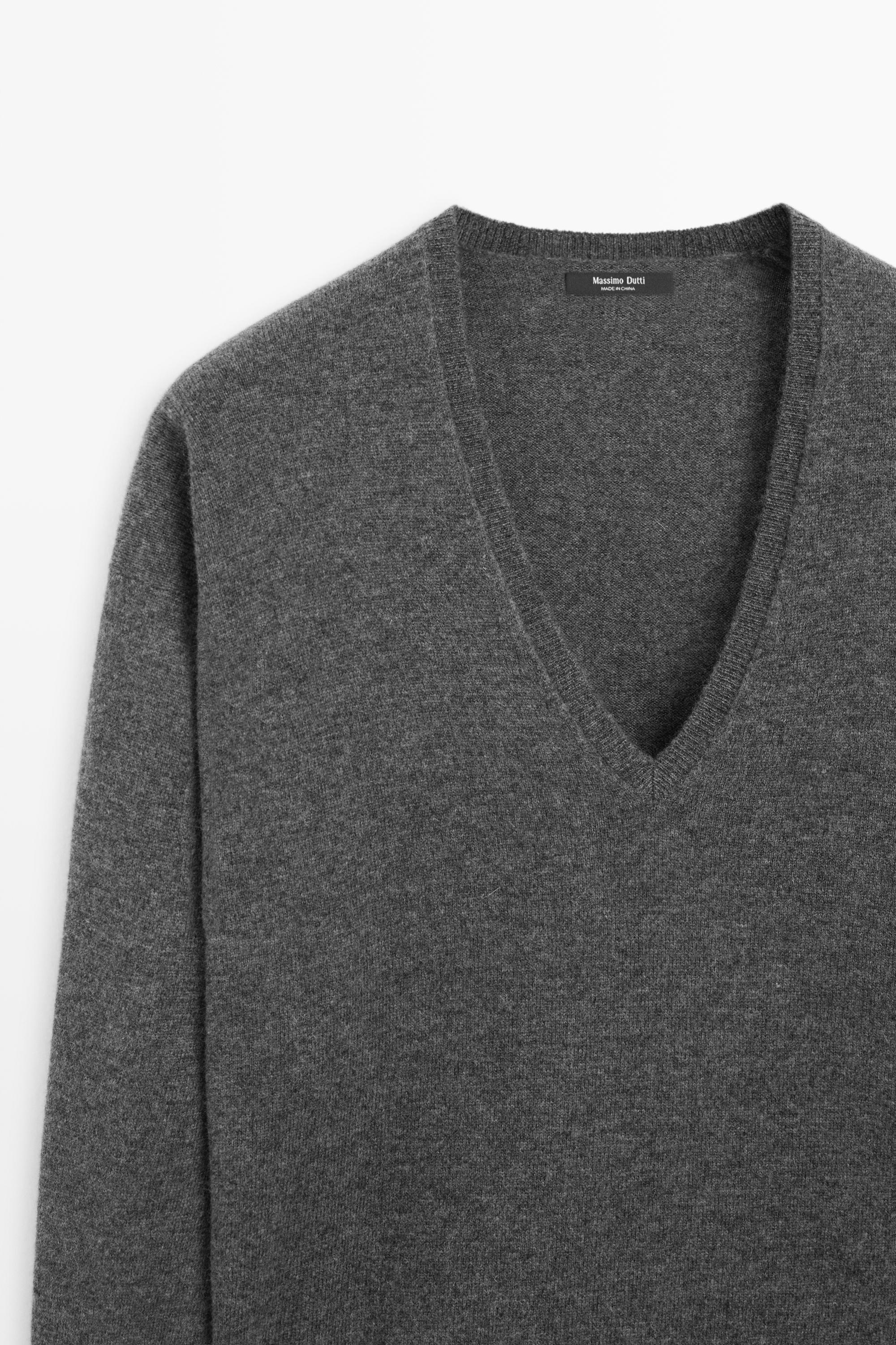 Pull en maille mélangée de laine à col V