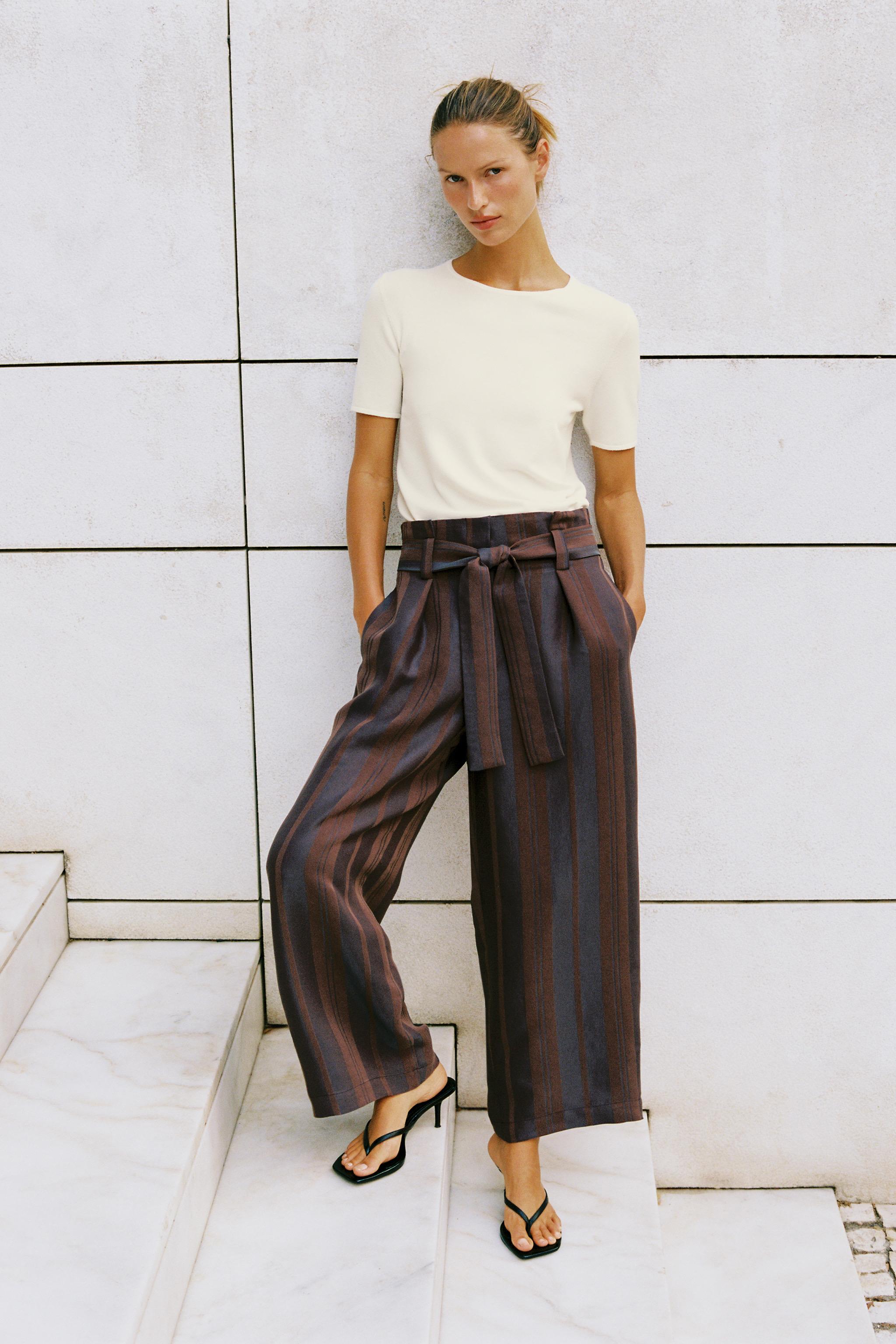 PANTALON PAPERBAG À RAYURES ET CEINTURE