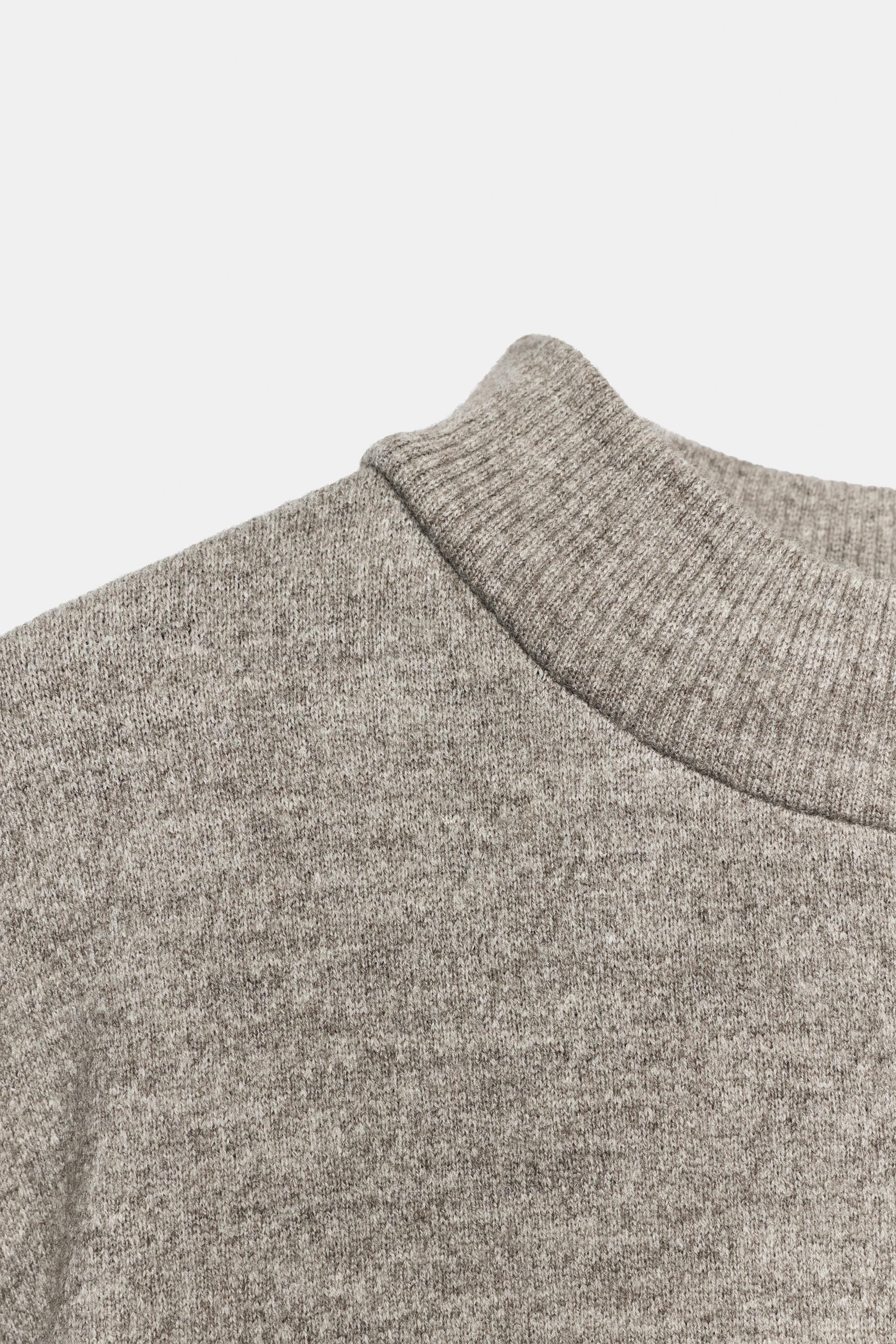 SOFT SWEATSHIRT
