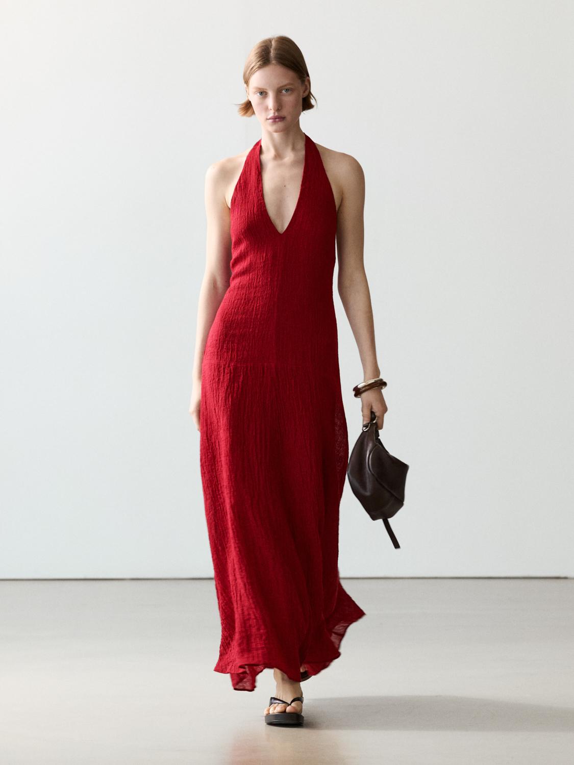 Long 100% linen dress with neckline detail