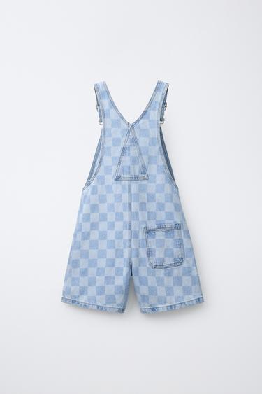 SALOPETTE COURTE EN JEAN À CARREAUX DAMIER - Bleu clair de Zara - Image 1