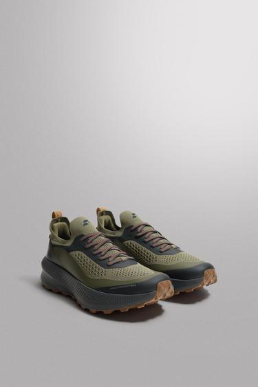 حذاء رياضي للجري - أخضر مموه by Zara