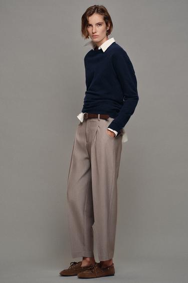 بنطلون للكاحل بحزام - مِحْمر الخاص بـ Zara