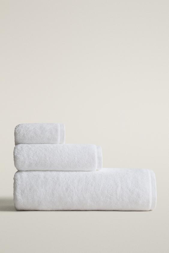 EXTRA SOFT COTTON BATH TOWEL (700 GXM²) - White by Zara - Image 0
