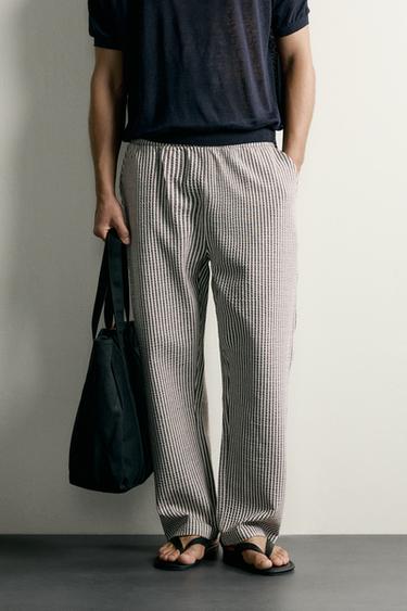 RELAXED-FIT-HOSE AUS SEERSUCKER MIT KONTRAST - Cremefarben / Marineblau von Zara