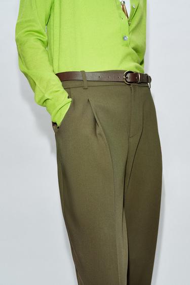 PANTALON À PINCES ET CEINTURE - Kaki de Zara - Image 4