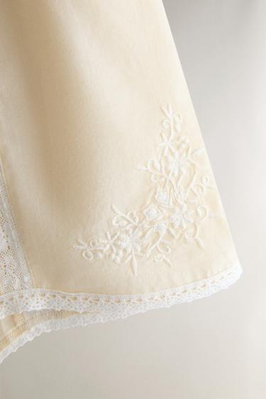 SHORT EN COTON À DENTELLE BRODÉE - Jaune de Zara - Image 2