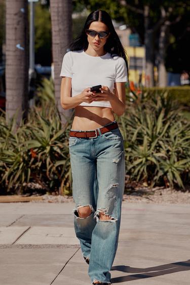 تيشرت CROPPED بأكمام قصيرة - أبيض الخاص بـ Zara