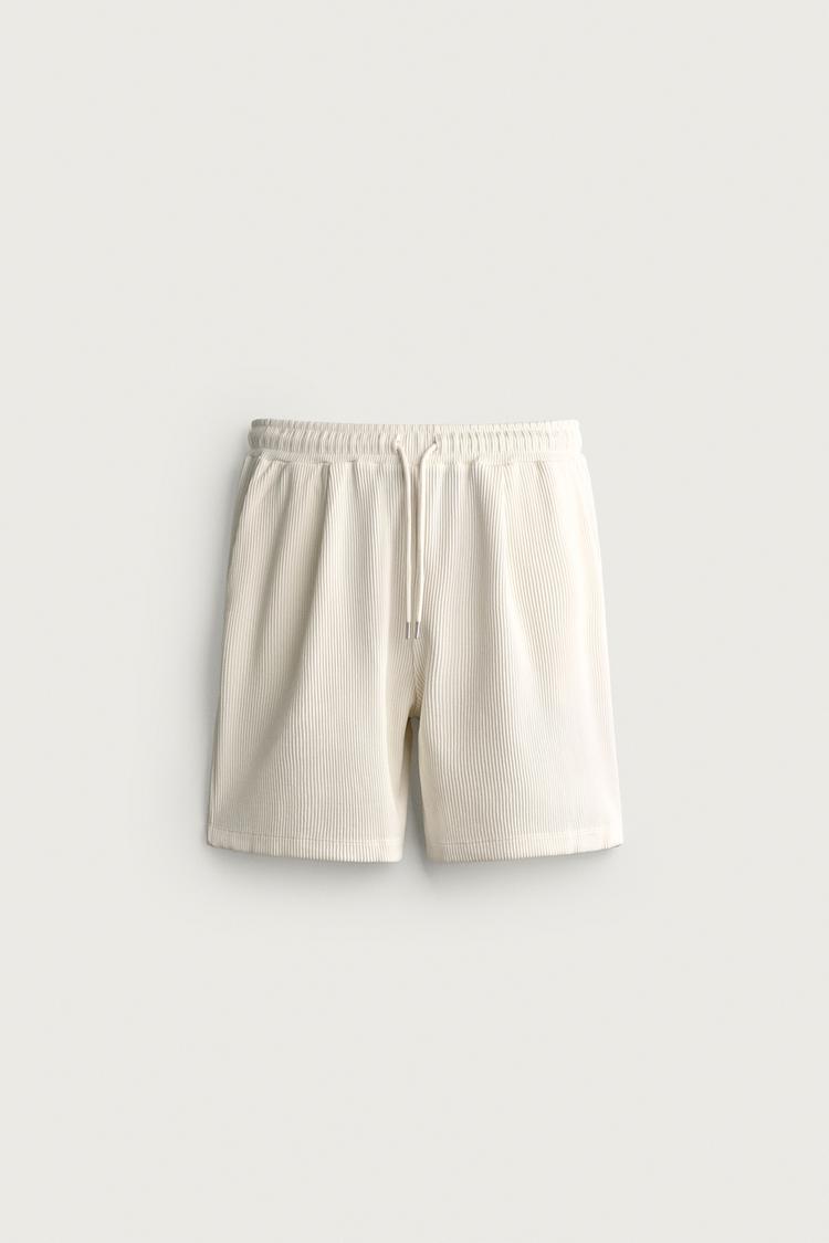 TEXTURED RELAXED FIT BERMUDA SHORTS