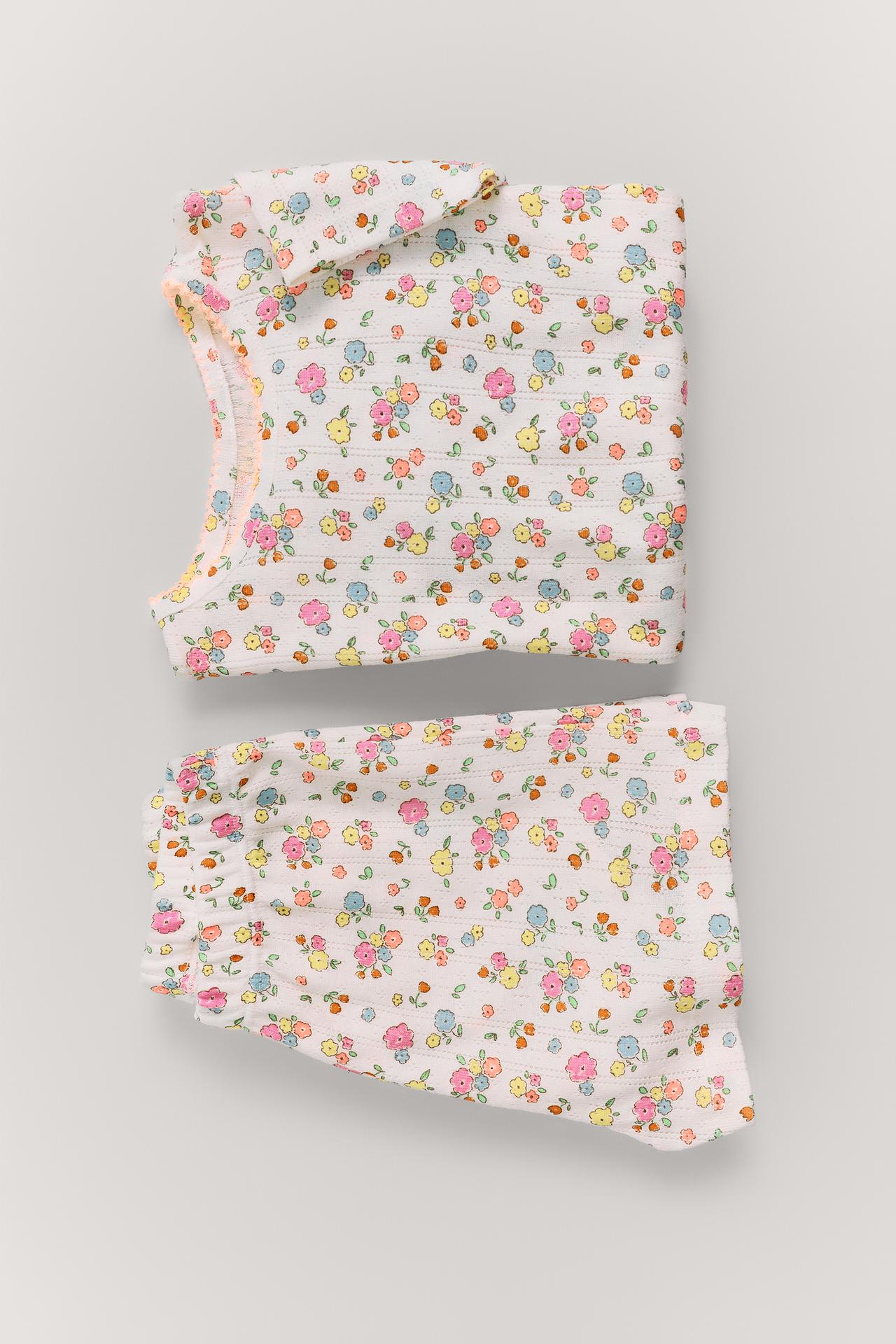 1 1/2-6 YEARS/ FLORAL PRINT PYJAMAS — Ecru