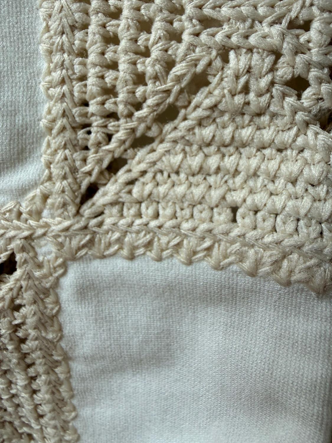 INTERLOCK PATCHWORK CROCHET TOP - Image 3