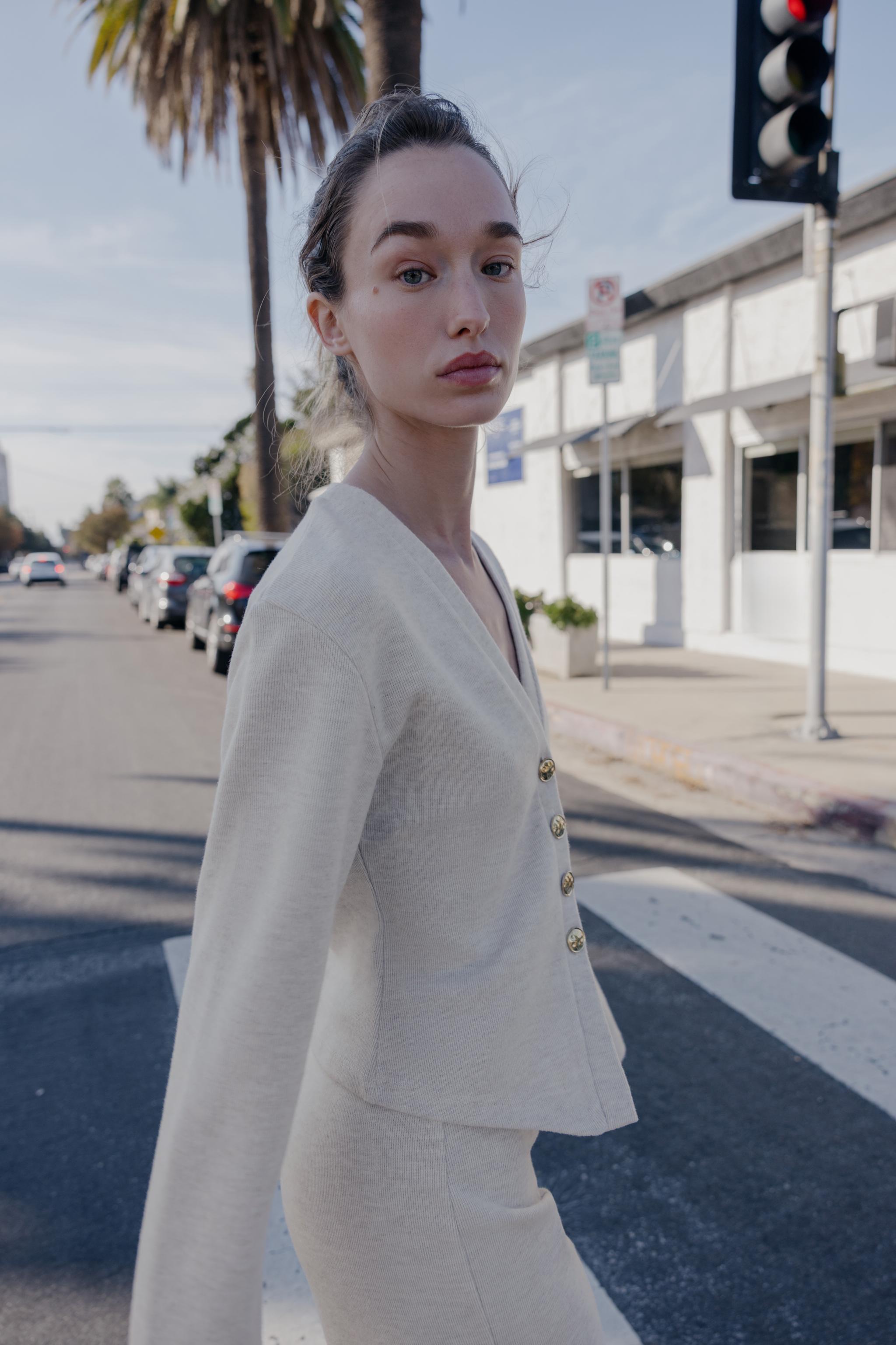 SOFT BUTTON CARDIGAN