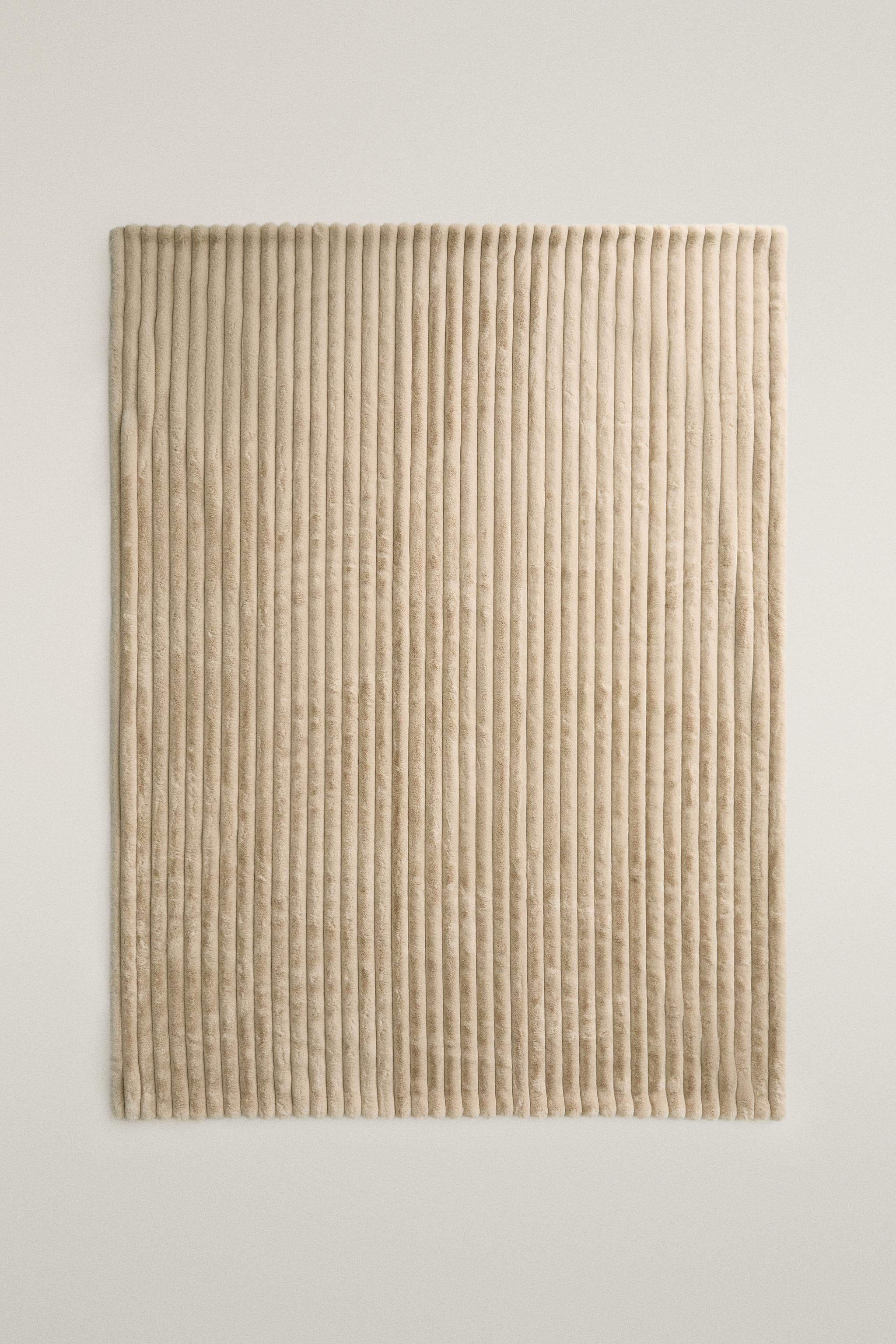 TUBULAR EMBOSSED FUR BLANKET - Sand | ZARA United States