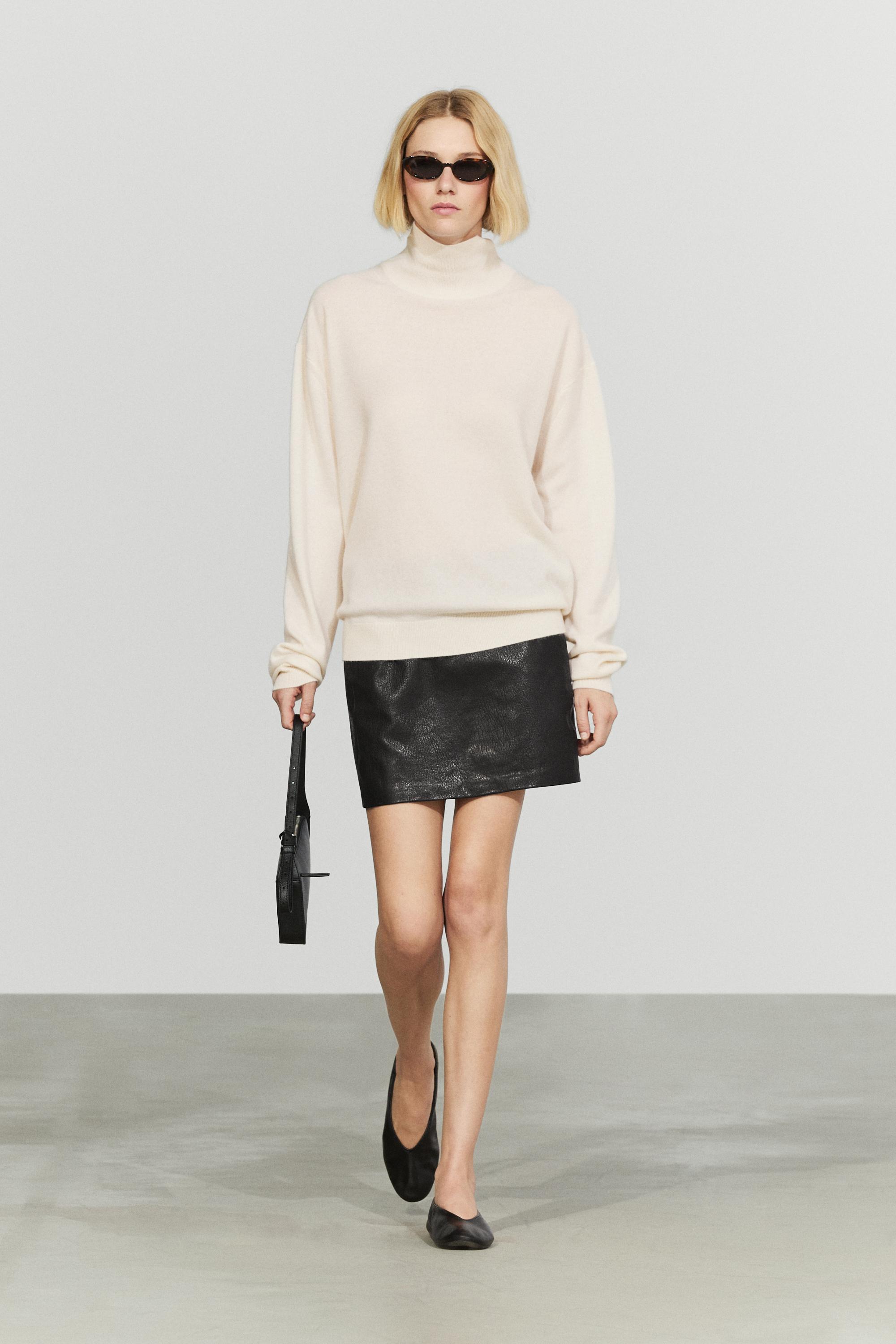 100% cashmere high neck knit sweater — Ecru