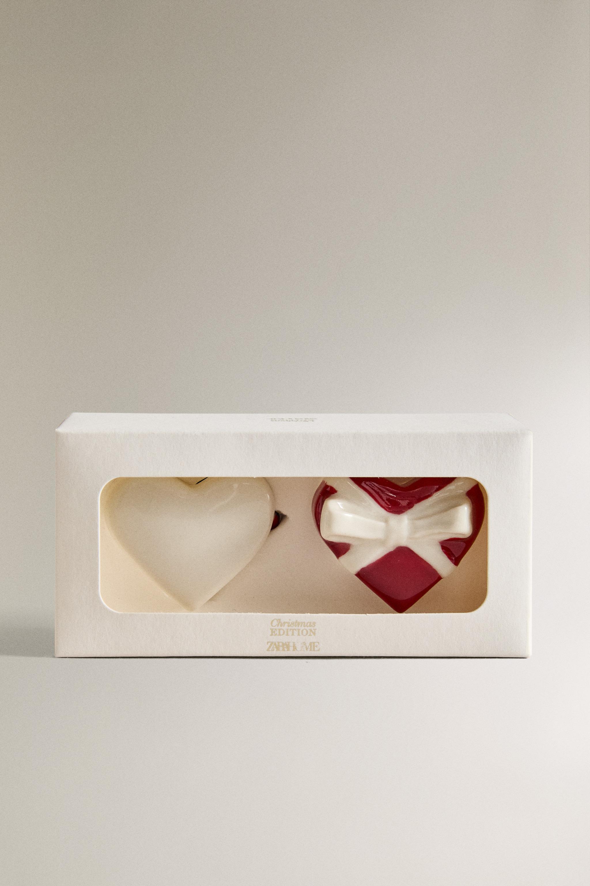 SALT AND PEPPER CHRISTMAS GIFT SHAKER SET