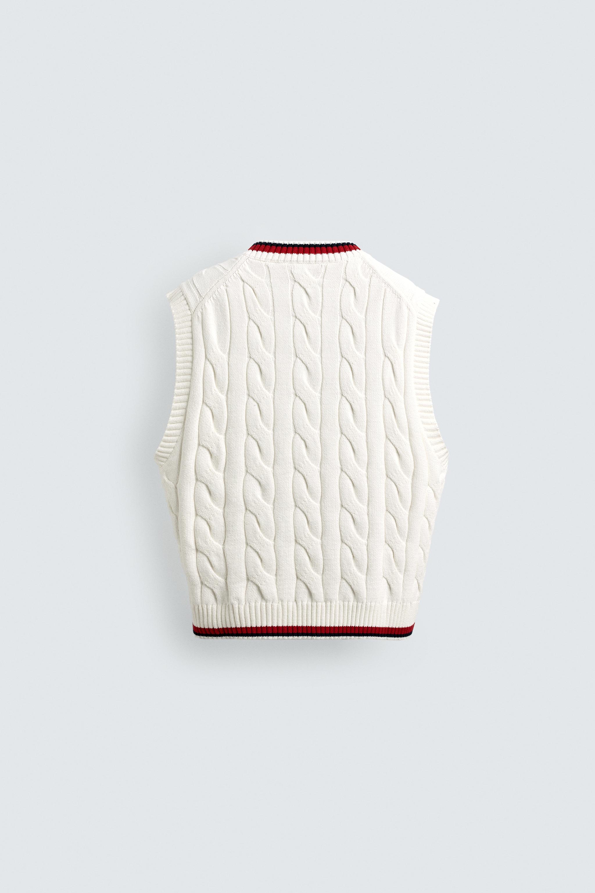 CONTRAST CABLE KNIT VEST