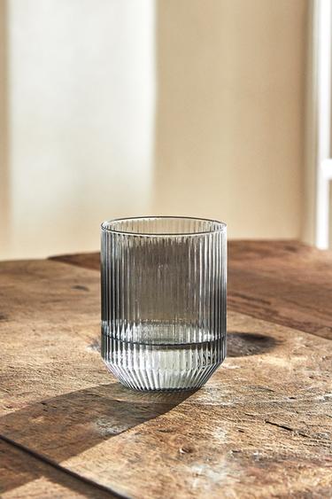 BOROSILICATE GLASS TUMBLER WITH RAISED LINES - Grey by Zara - Image 5