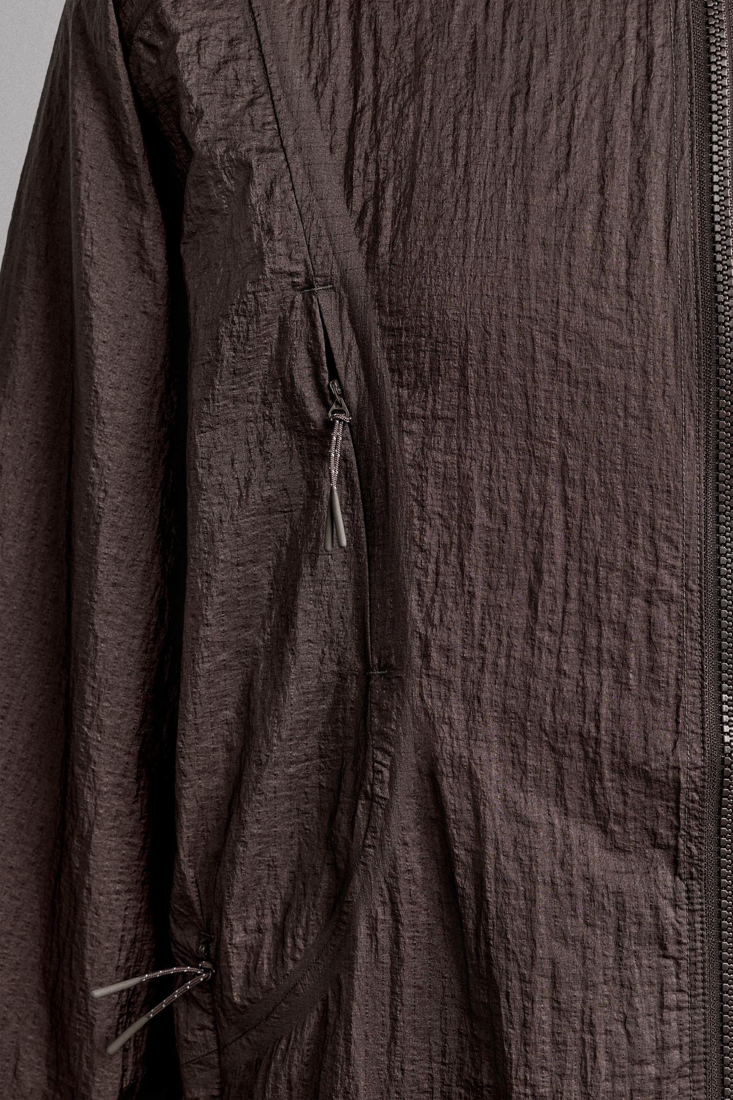Мужская куртка Zara Ridar© x ZARA Running Windbreaker, цвет: Коричневый — фото 10
