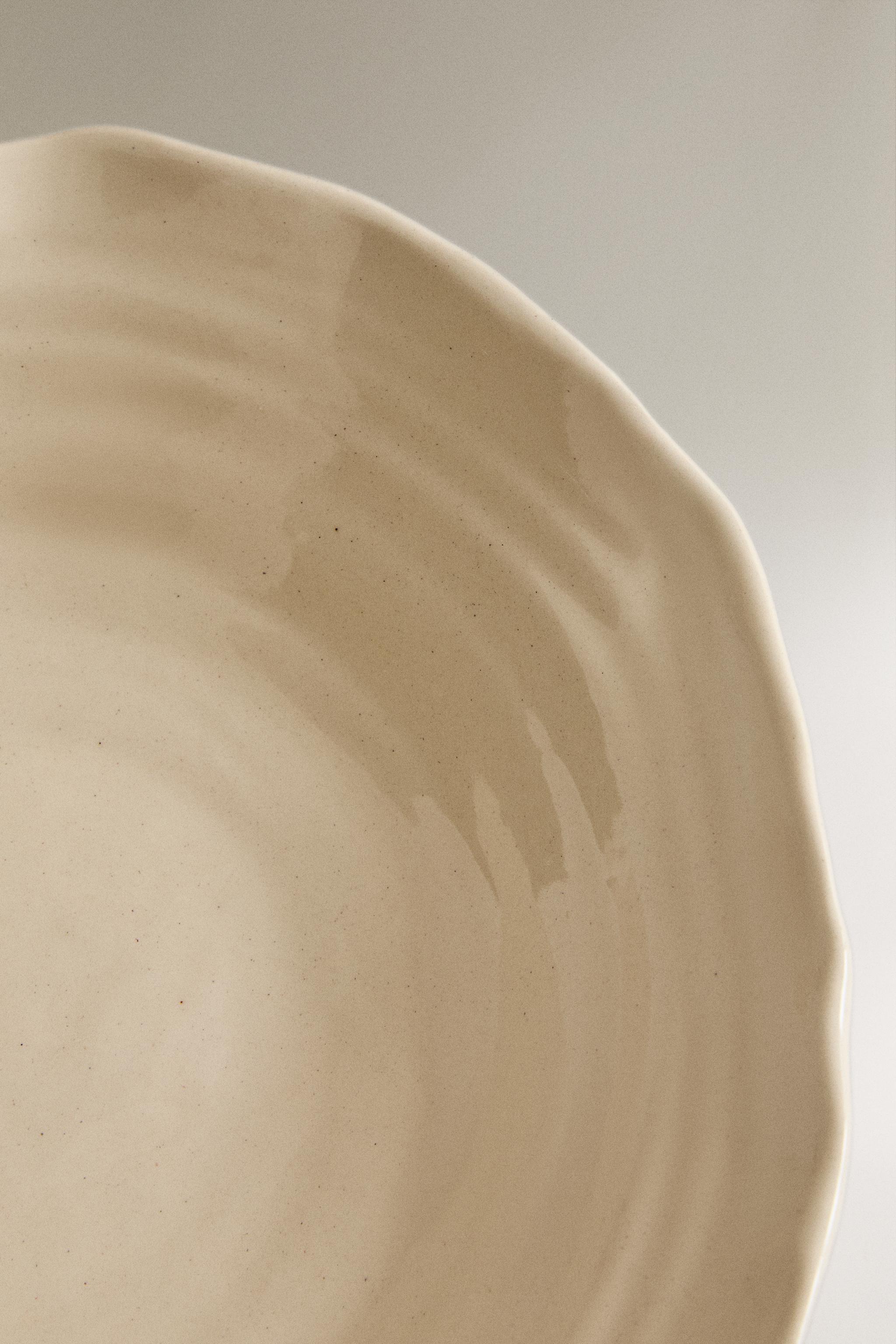 ENAMELED CERAMIC TRAY — Cream