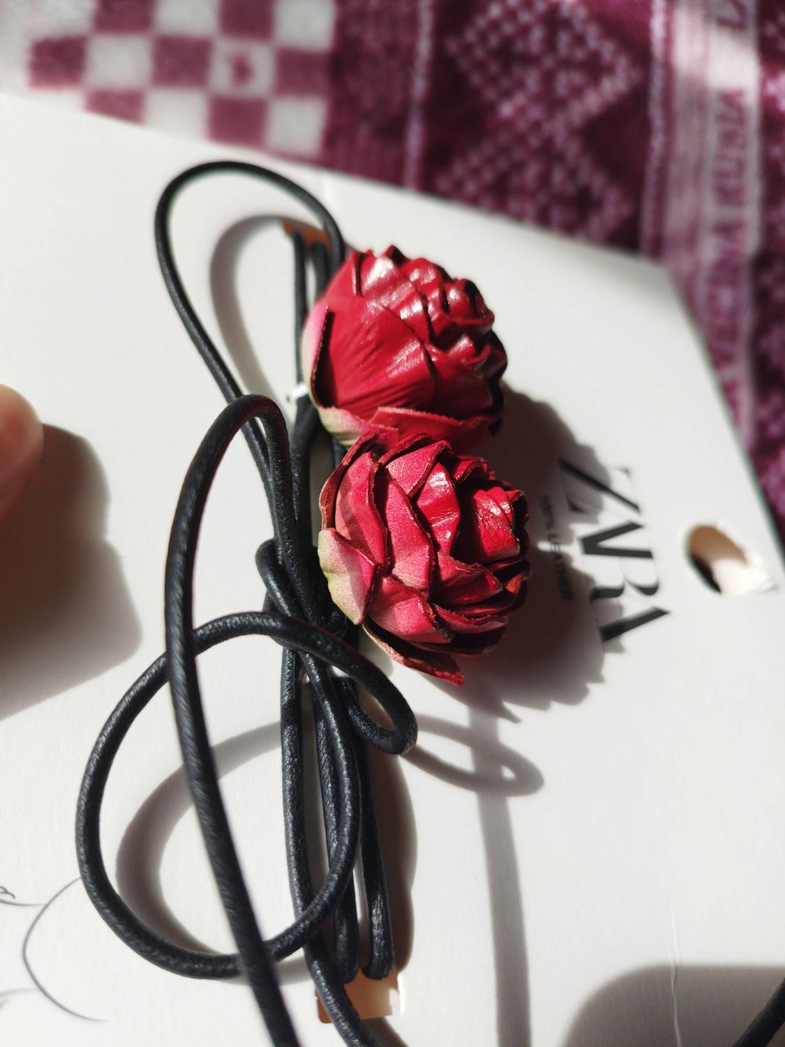 FINE LEATHER ROSE NECKLACE - Image 5