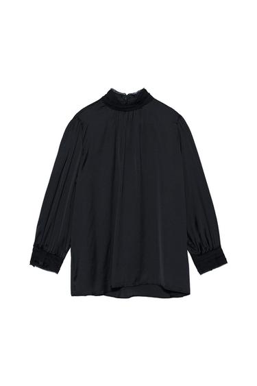 BLUSA SATINADA CUELLO SUBIDO