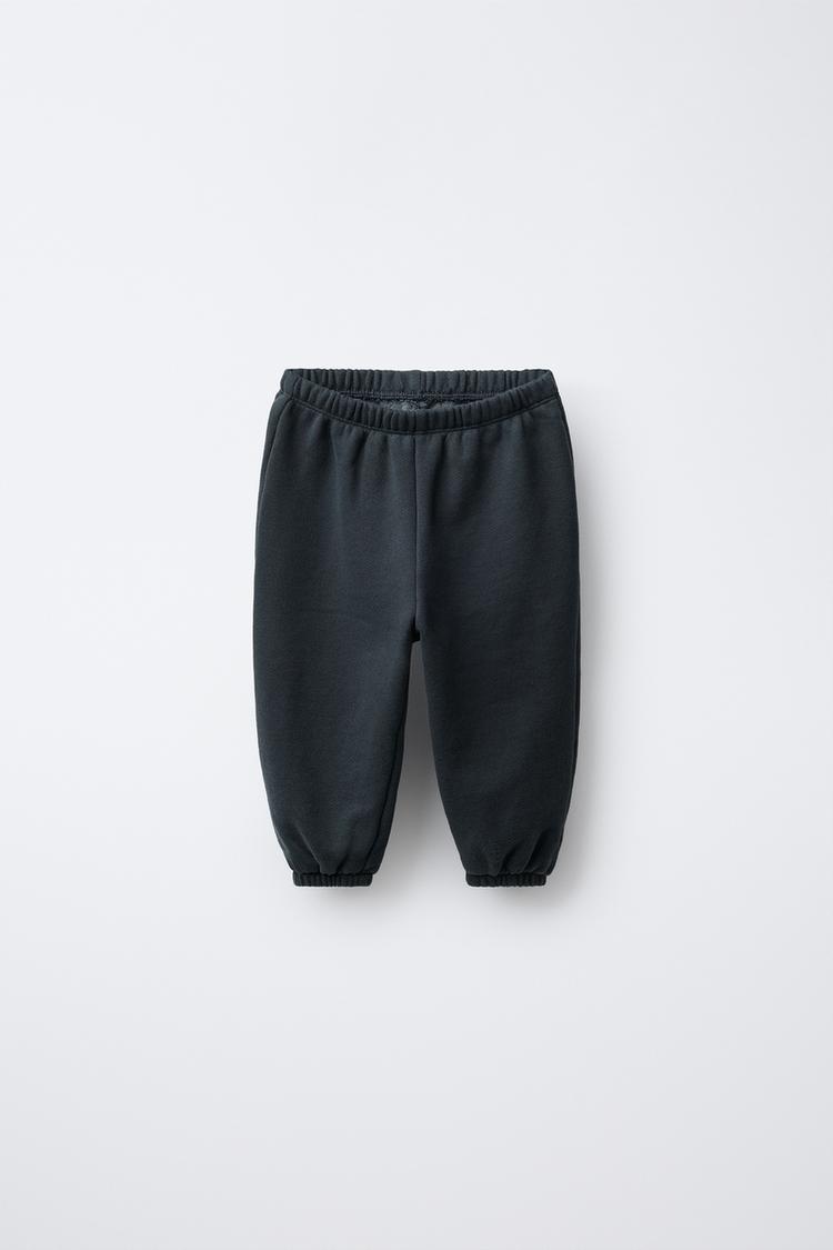 Yigit sevgilisini himoya qilib, keyin u bilan jinsiy aloqada bolgan.