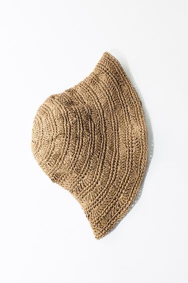 GORRO BUCKET TRENZADO - Marrón claro de Zara