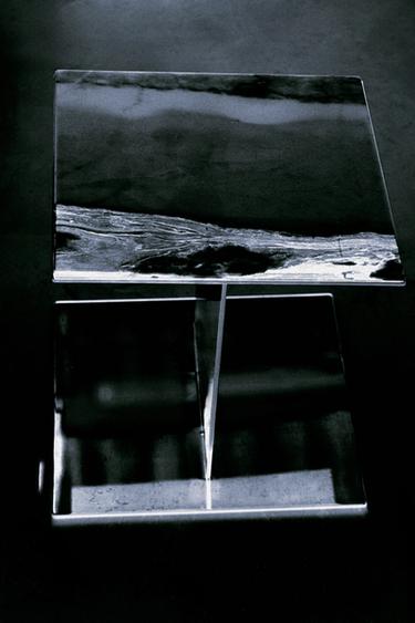 SIDETABLE 05 - Negro de Zara