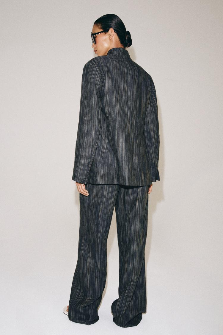 Blazer de lino a rayas de la colección ZW 3