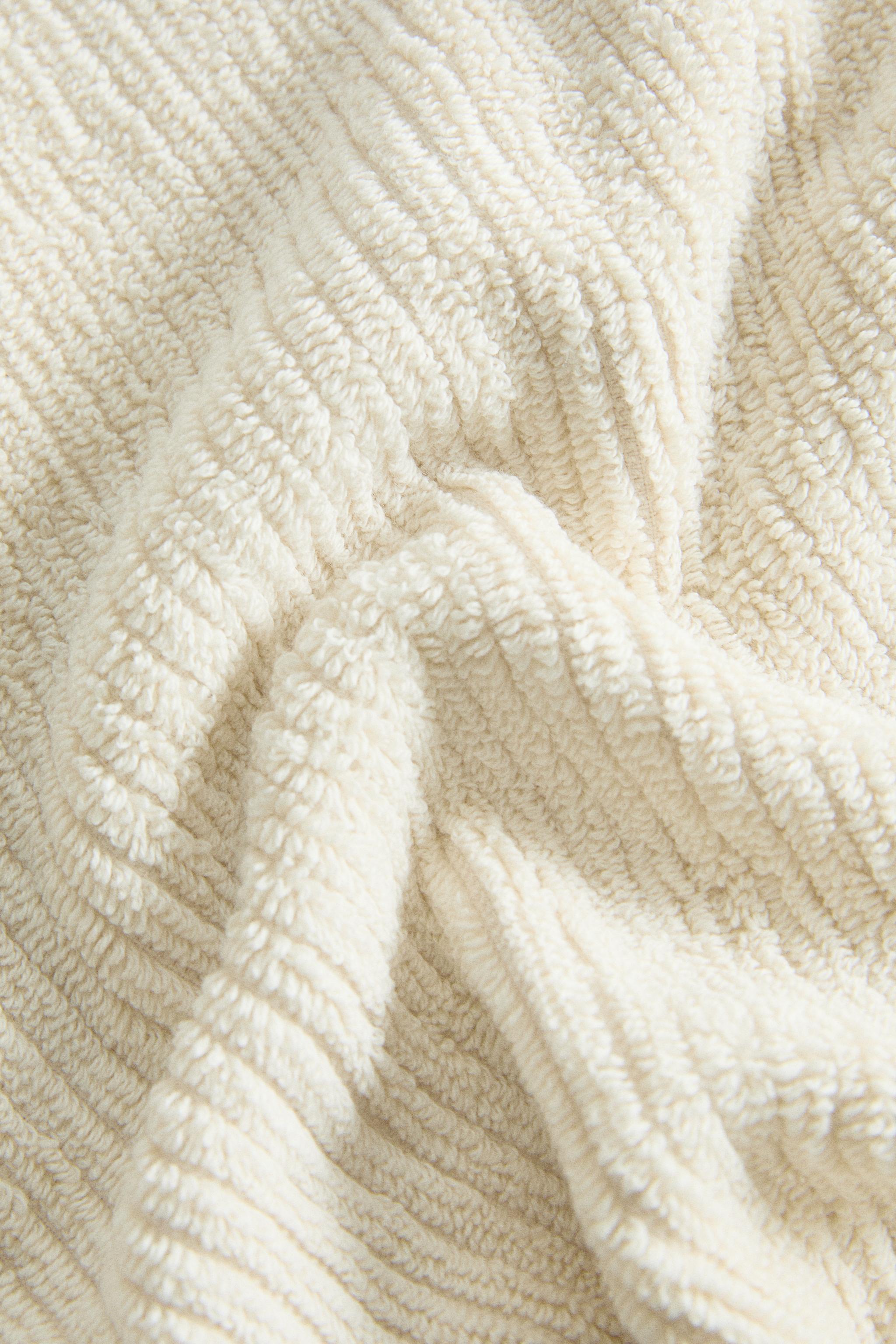BATH TOWEL WITH TOPSTITCHING