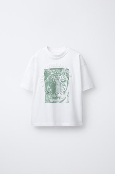 تيشرت بطبعة نمر ونصوص بارزة - أبيض الخاص بـ Zara