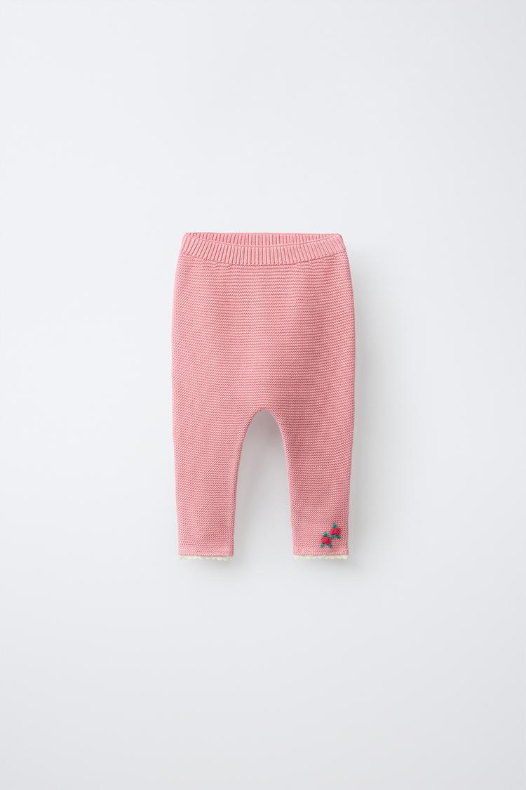 Pantalon punto flores bordadas y puntilla