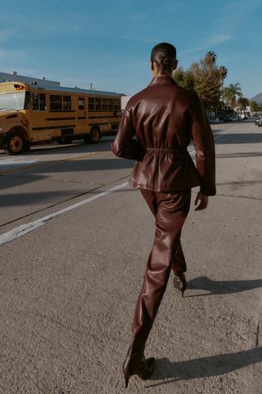 BLOUSON MATIÈRE SYNTHÉTIQUE À TAILLE ÉLASTIQUE - Grenat de Zara - Image 3